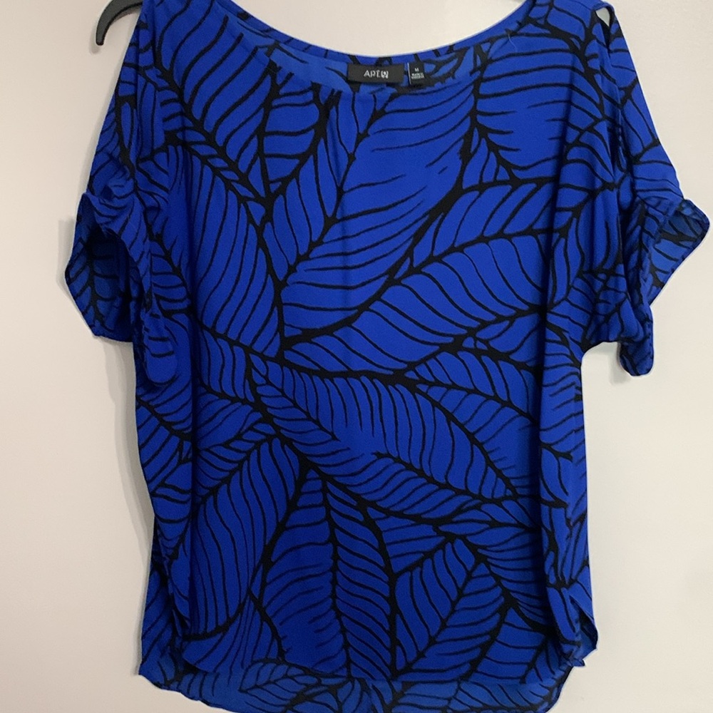 Blue blouse with cold shoulder sleeves